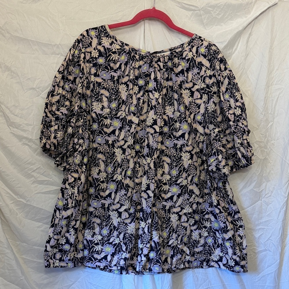 Ava & Viv 3X Chic Floral Women's Blouse in navy, lavender